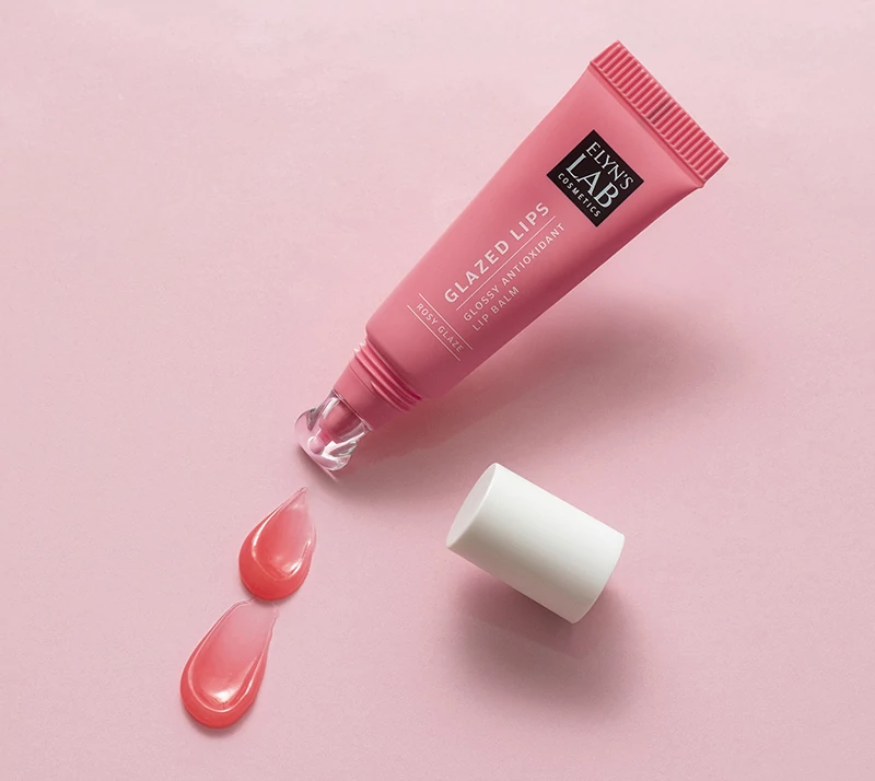 Glazed Lips Rosy tükörfényű színezett ajakápoló E-vitaminnal és hialuronsavval